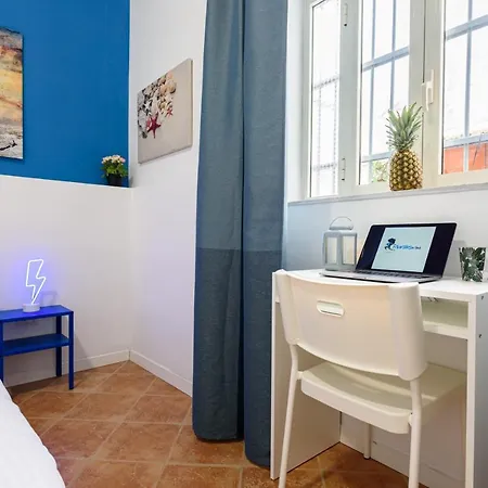 アパート Murales In Bed ナポリ