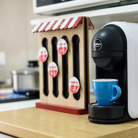 Apartment Murales In Bed