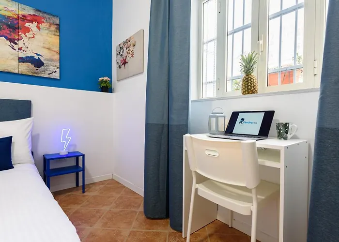 アパート Murales In Bed ナポリ