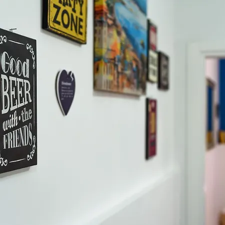 Murales In Bed Appartement Napels